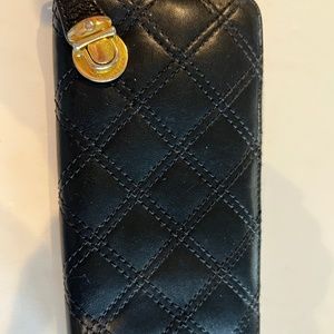 Marc Jacobs quilted black wallet zip